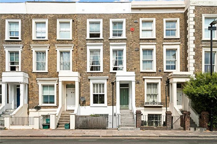 2 Bedroom Maisonette For Sale In St. Pauls Road, London, N1