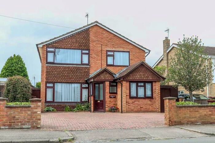 3 Bedroom House To Rent In Leckhampton GL53