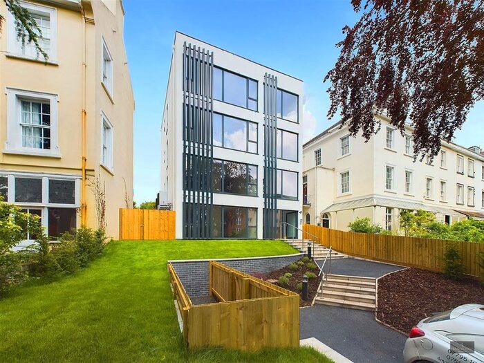 2 Bedroom Flat To Rent In New North Road, Exeter, EX4