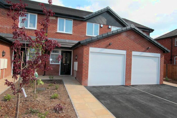 3 Bedroom Terraced House To Rent In Clothier Street, Willenhall, WV13