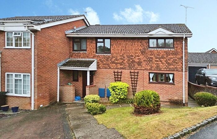 3 Bedroom Semi-Detached House To Rent In Felthorpe Close, Lower Earley, Reading, RG6