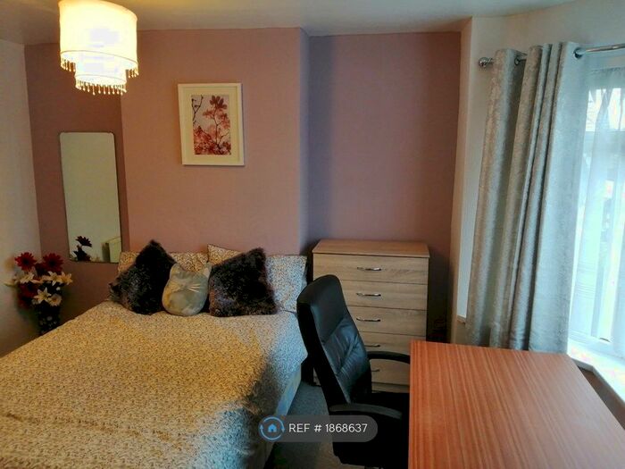 5 Bedroom Terraced House To Rent In Broadlands Road, Southampton, SO17