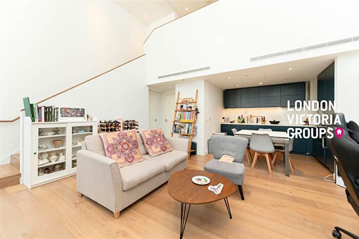 2 Bedroom Flat To Rent In Phoenix Place, London, WC1X