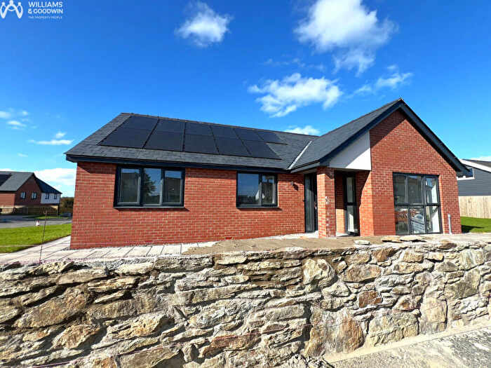 3 Bedroom Detached Bungalow For Sale In Cae'r Ffynnon, Llanerch-y-Medd, Anglesey, LL71