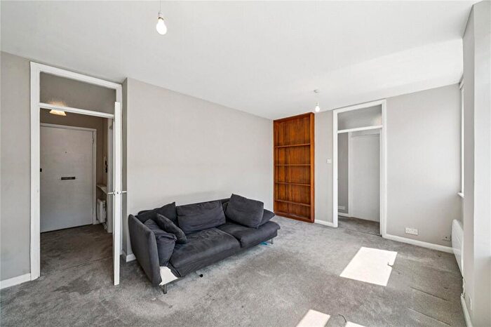 1 Bedroom Apartment To Rent In Derby Road, East Sheen, SW14