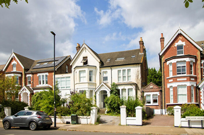 2 Bedroom Flat To Rent In Lancaster Avenue, London, SE27