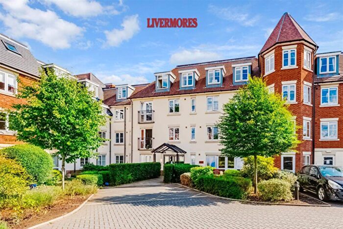 1 Bedroom Flat For Sale In King Edward Avenue, Dartford, DA1