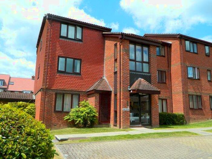 1 Bedroom Flat To Rent In Tanyard Close, Horsham, RH13