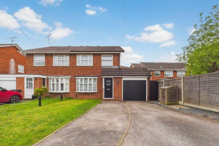 3 Bedroom Semi Detached House For Sale In Dunbar Drive, Woodley, Reading, Berkshire, RG5