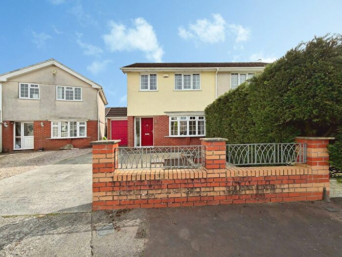 3 Bedroom Semi-Detached House For Sale In Clos Vernon Watkins, Gorseinon, Swansea, SA4