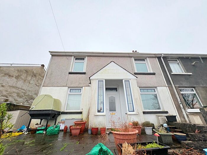 3 Bedroom Semi-Detached House For Sale In Heol Llwynffynon, Llangeinor, Bridgend, CF32