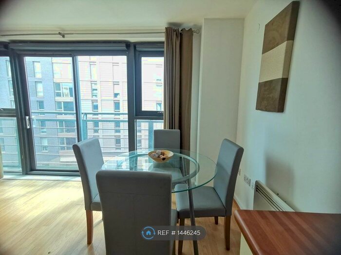 4 Bedroom Flat To Rent In City Point, Salford, M3