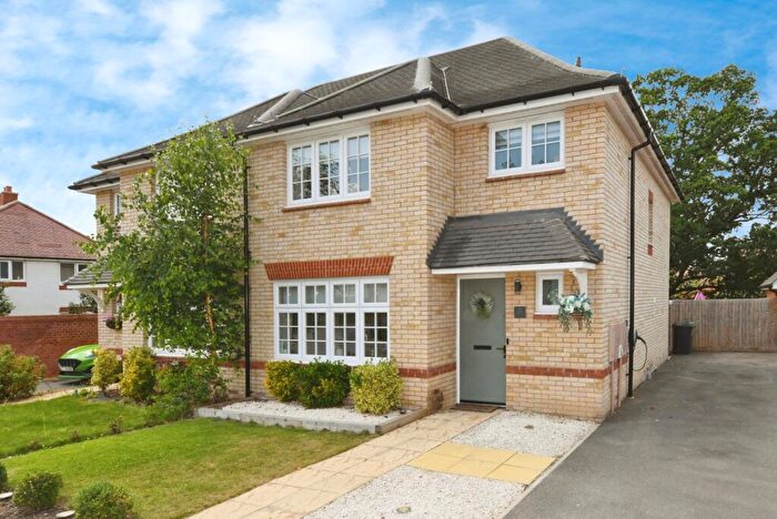 3 Bedroom Semi-Detached House For Sale In Badger Mount, Braintree, Essex, CM7