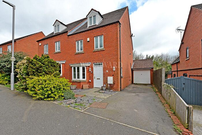 4 Bedroom Semi-Detached House For Sale In Poppyfields, Marehay, DE5