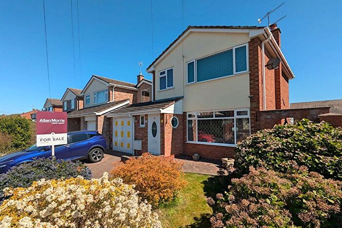3 Bedroom Detached House For Sale In Kilbury Drive, Worcester., WR5