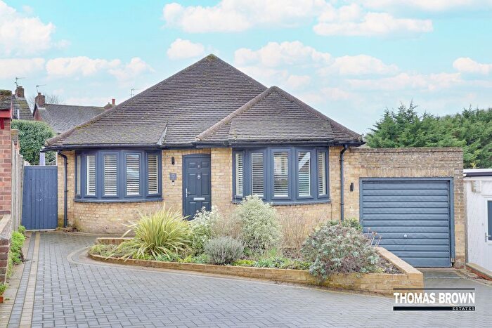 3 Bedroom Detached Bungalow For Sale In Glentrammon Gardens, Orpington, BR6