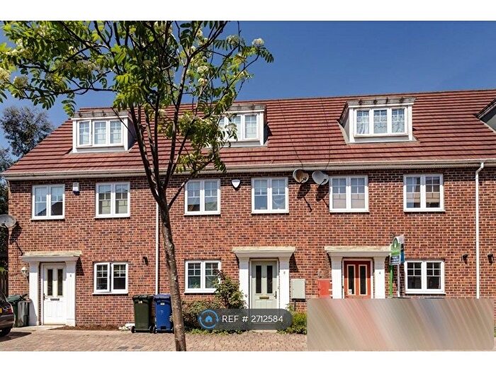 3 Bedroom Terraced House To Rent In Ambergate Way, Newcastle Upon Tyne, NE3