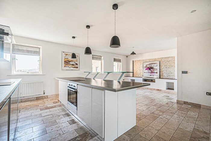 3 Bedroom Flat To Rent In Estuary House, Portishead, Bristol, BS20