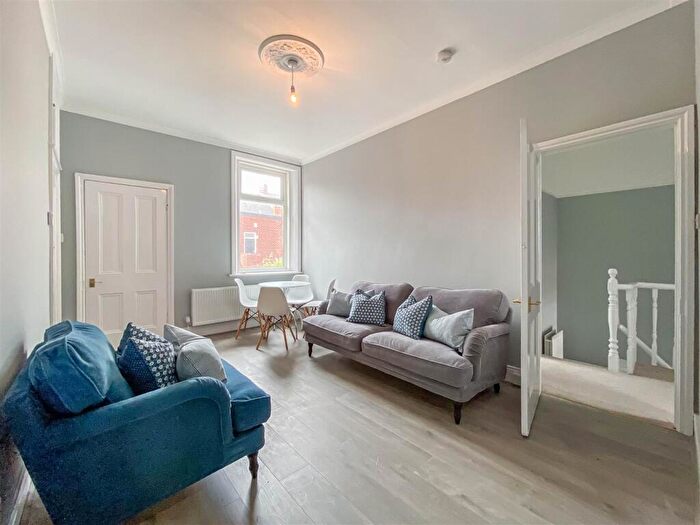 3 Bedroom Flat To Rent In Dinsdale Road, Sandyford, Newcastle Upon Tyne, NE2