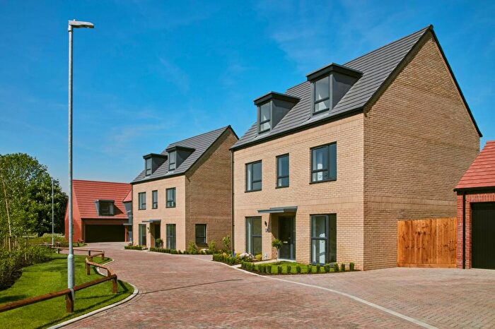 5 Bedroom Detached House For Sale In Willingham Gardens, Flitton, MK45