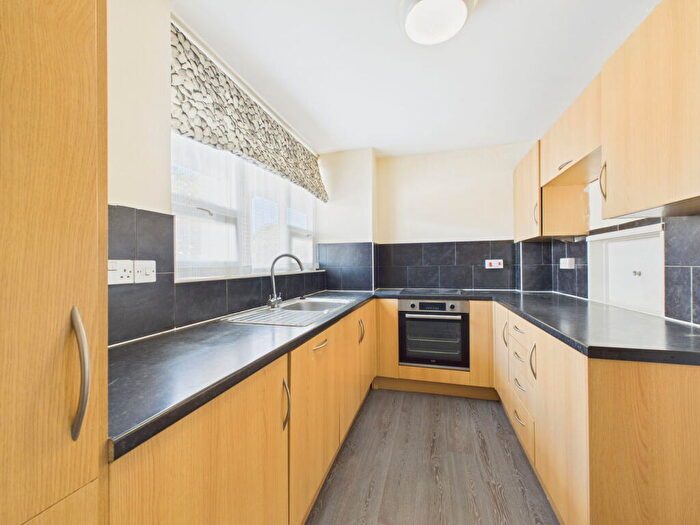 3 Bedroom Flat For Sale In Underdown House, Guinea Street, Bristol, BS1