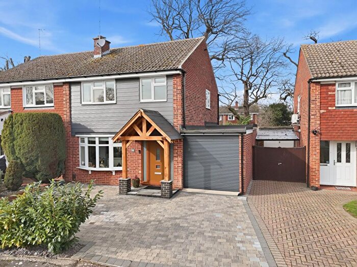 3 Bedroom Semi Detached House For Sale In Roughtons, Chelmsford, CM2