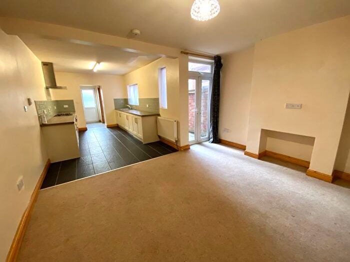 3 Bedroom Terraced House For Sale In Corporation Street, Nuneaton, CV11