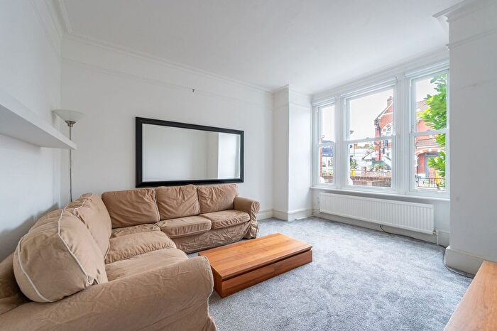 1 Bedroom Flat To Rent In Fulham Palace Road, Fulham, London, SW6