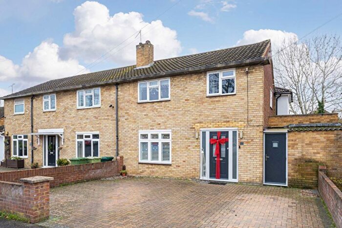 3 Bedroom Semi Detached House For Sale In Montford Road, Sunbury-On-Thames, TW16