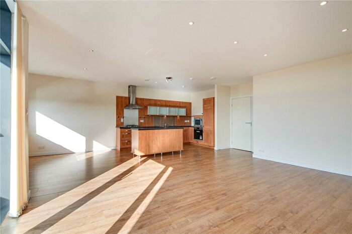 2 Bedroom Flat For Sale In Lancefield Quay, Finnieston, Glasgow, G3
