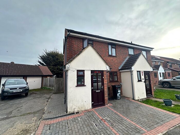 4 Bedroom End Terrace House For Sale In Bronte Close, Seven Kings, Ilford, IG2