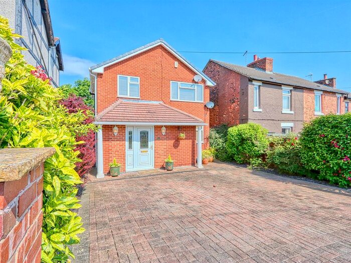 3 Bedroom Detached House For Sale In Springwood Street, Temple Normanton, Chesterfield, Derbyshire, S42