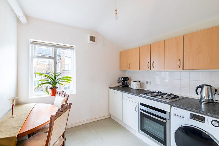 1 Bedroom Flat To Rent In Shorrolds Road, Fulham, London, SW6
