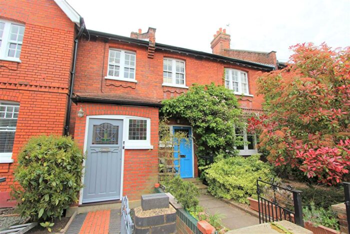 2 Bedroom Flat To Rent In Beechwood Road, Hornsey, N8