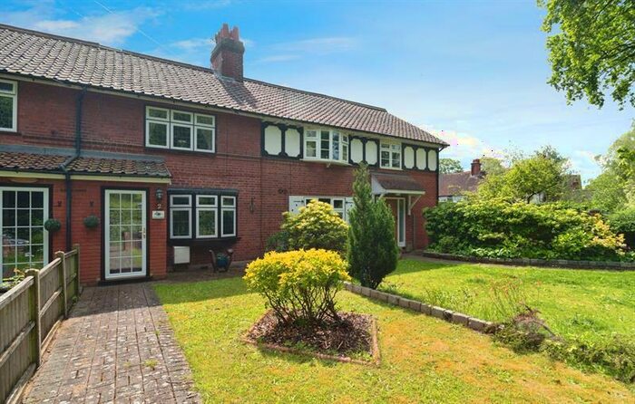 2 Bedroom Terraced House For Sale In Bird Lane, Upminster, RM14