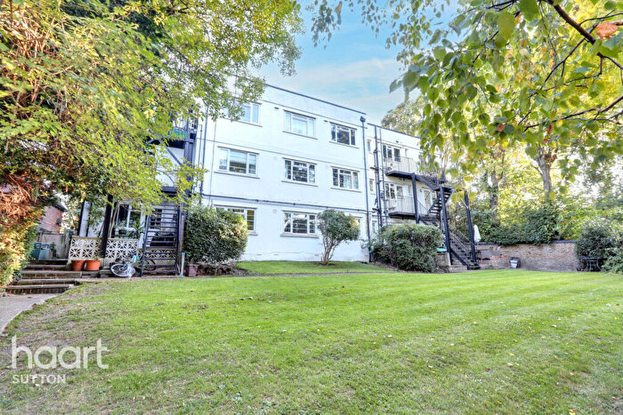 2 Bedroom Flat For Sale In Cheam Road, Sutton, SM1