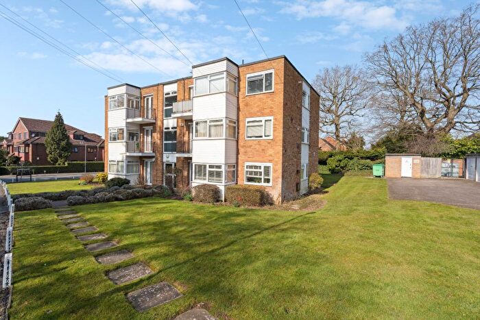 3 Bedroom Apartment For Sale In Hollyoaks, Eastbury Avenue, Northwood, HA6