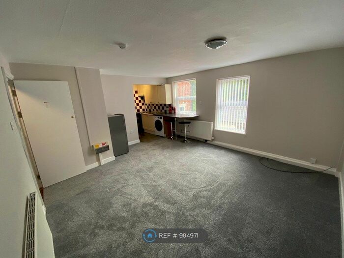 2 Bedroom Flat To Rent In Southport, Southport, PR9