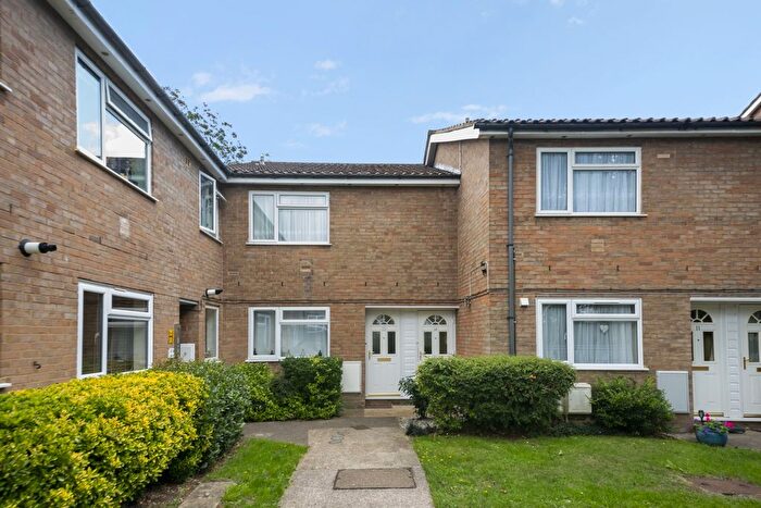 1 Bedroom Flat To Rent In April Close, Hanwell, W7