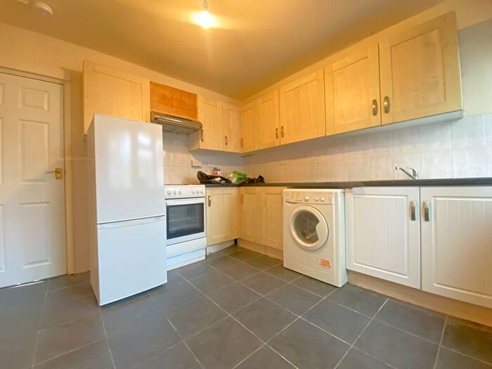 2 Bedroom Maisonette To Rent In Newton Road, Harrow Weald, Harrow, HA3