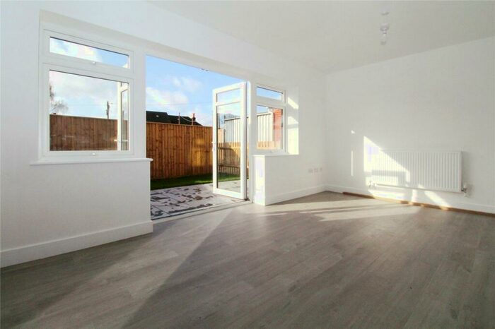 2 Bedroom Semi-Detached House For Sale In Junction Road, Totton, Southampton, Hampshire, SO40