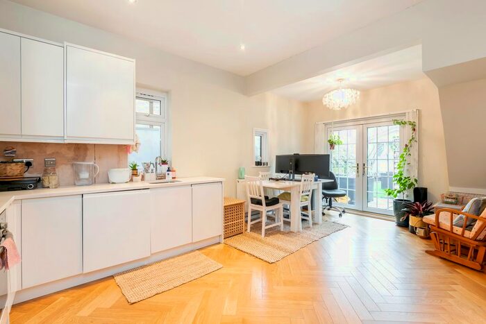 2 Bedroom Maisonette To Rent In Valetta Road, London, W3