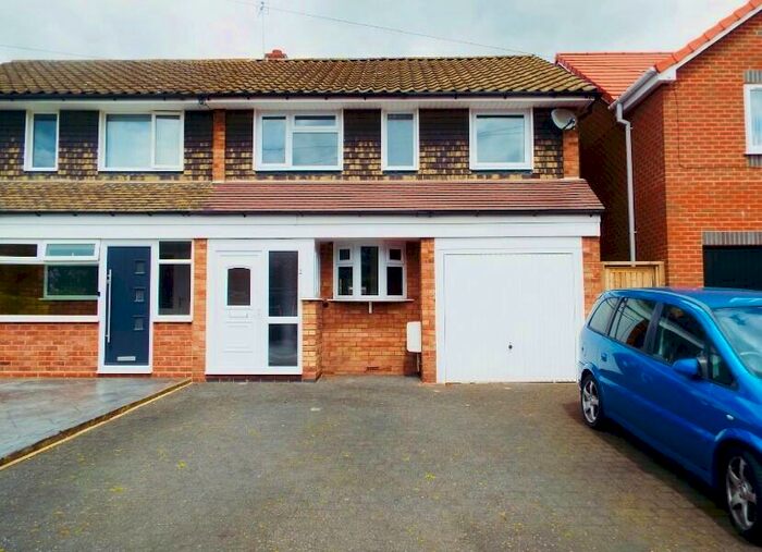 3 Bedroom House To Rent In Breeden Drive, Curdworth, B76