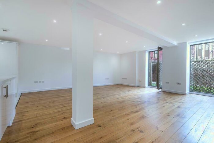 2 Bedroom Apartment To Rent In London Street, Reading, RG1