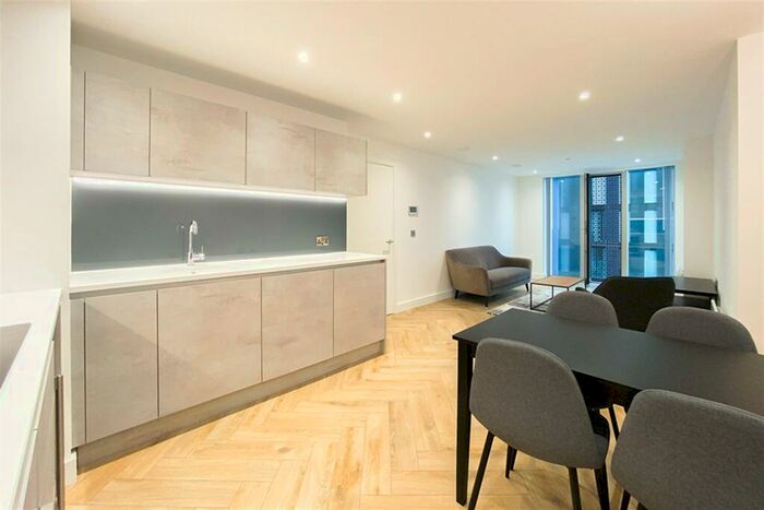 2 Bedroom Property To Rent In Elizabeth Tower, M15