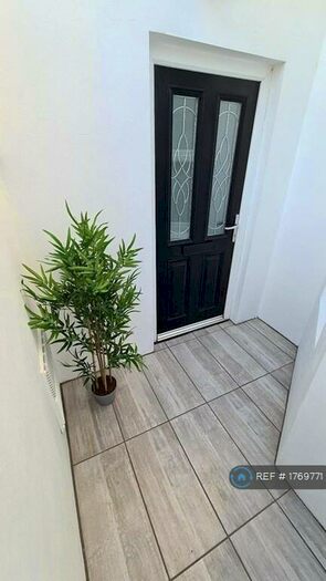 3 Bedroom Flat To Rent In Edgar Road, Cliftonville, Margate, CT9