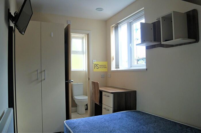 1 Bedroom Terraced House To Rent In Tiverton Road, Selly Oak, Birmingham, B29
