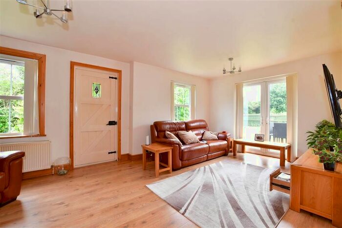 4 Bedroom End Of Terrace House For Sale In Green Lane, Marden, Tonbridge, Kent, TN12