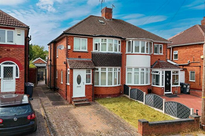 3 Bedroom Semi-Detached House For Sale In Sheldonfield Road, Sheldon, Birmingham, B26
