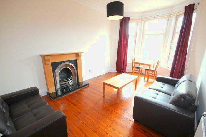 2 Bedroom Flat To Rent In Tantallon Road, Shawlands, Glasgow - Available Th December - Limited Viewings Available, G41
